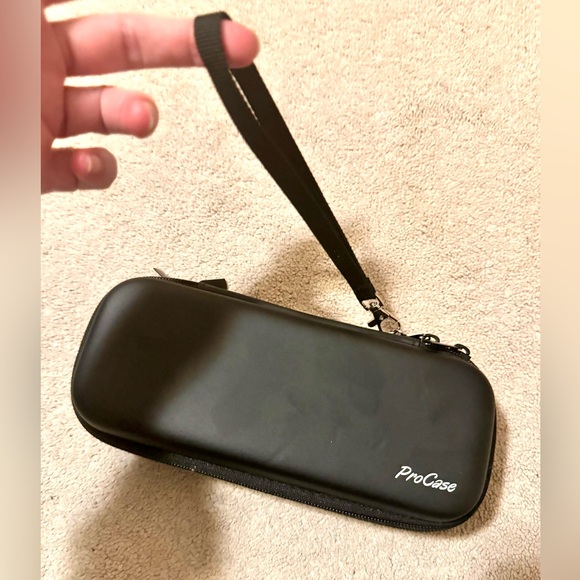 New:Pencil case, vegan leather, two compartments, black. Line yarn for carrying. - Picture 6 of 6